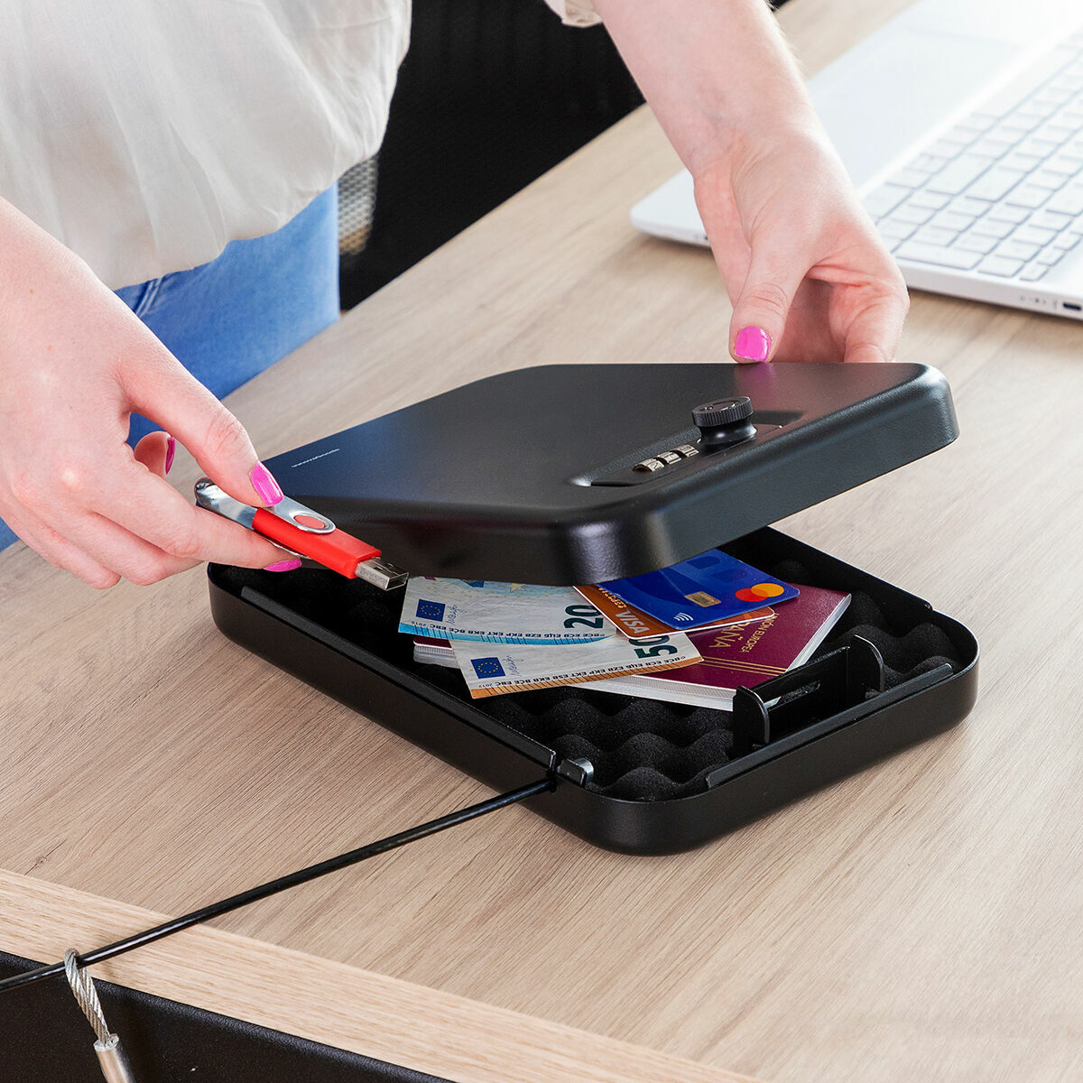 Cofre Portátil de Segurança com Combinação e Cabo - Image 7