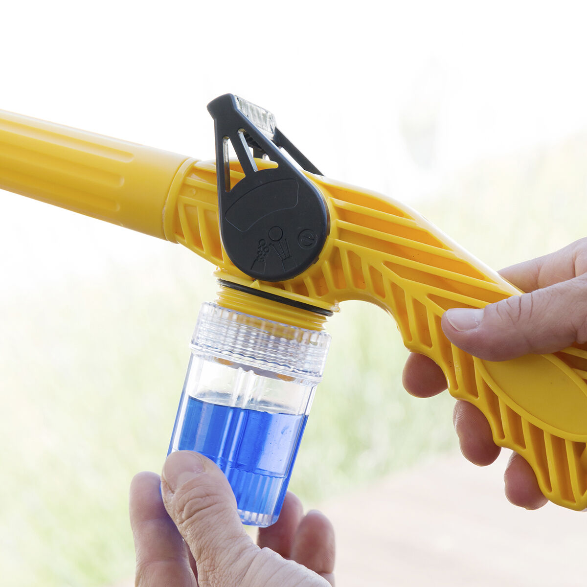 Pistola de Água de Alta Pressão 8 em 1 com Depósito - Image 5