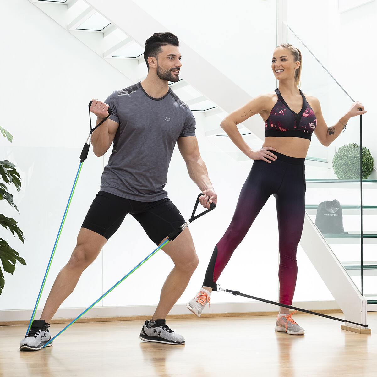 Pack Máquina Abdominais Dobrável e Conjunto Bandas Resistência c/ Acessórios e Guia InnovaGoods